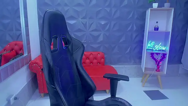 becky_lynch_102's cam snapshot