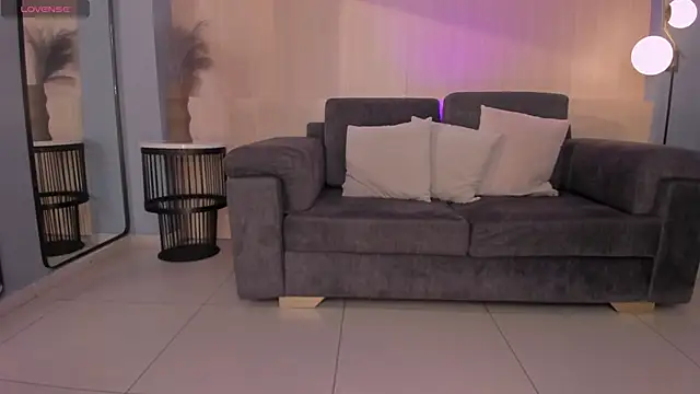 SavannahStorm live sex cam