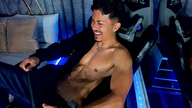 NicolaiKarav live sex cam