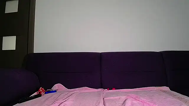 Julianna68 live sex cam