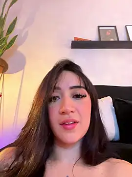 EmmyEvans1 live sex cam