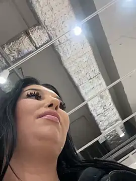 Tisha_Busty live sex cam