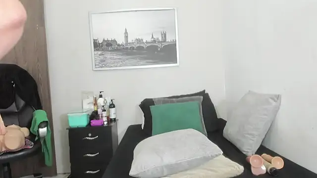 Cheryl_JONES live sex cam