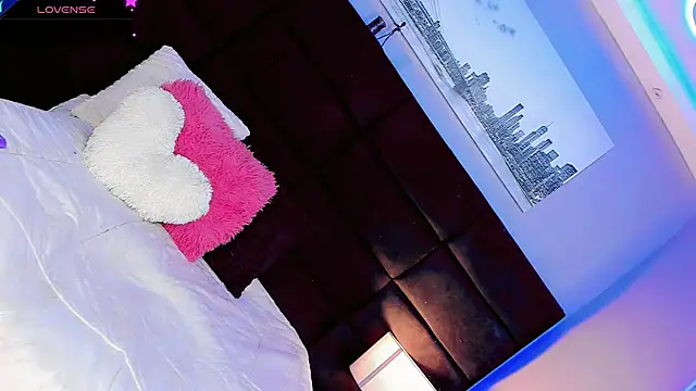 Nauthy_girl live sex cam