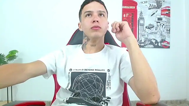 Cumandres18 live sex cam