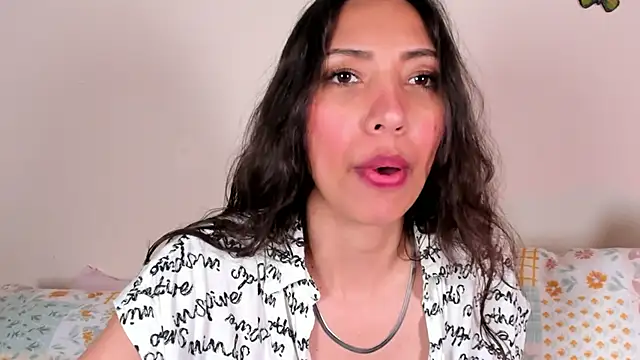 Miss_veronicaa2 live sex cam