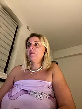 Amelia9798's cam snapshot