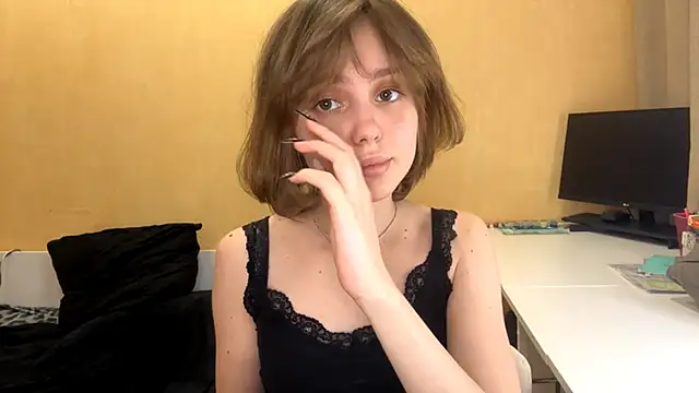 lil_glow live sex cam