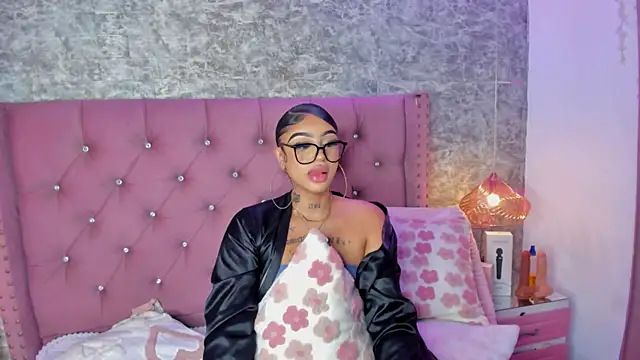 Mia_Jansen live sex cam