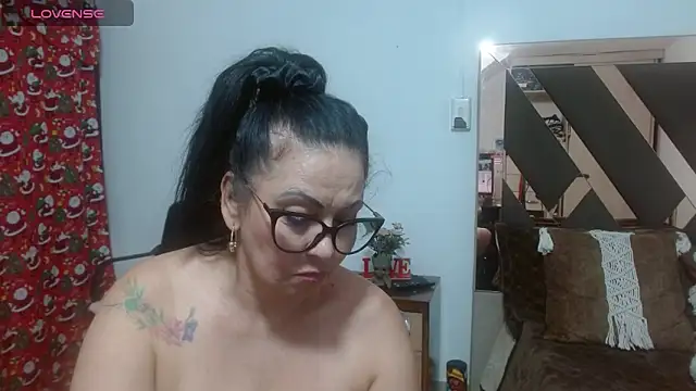 lindaesmeralda live sex cam