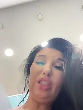 Tisha_Busty live sex cam