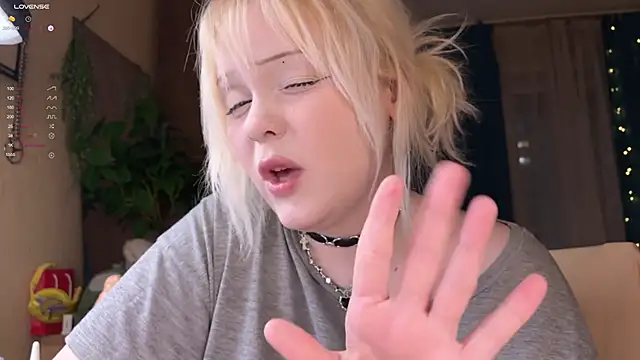 LisaLaas live sex cam