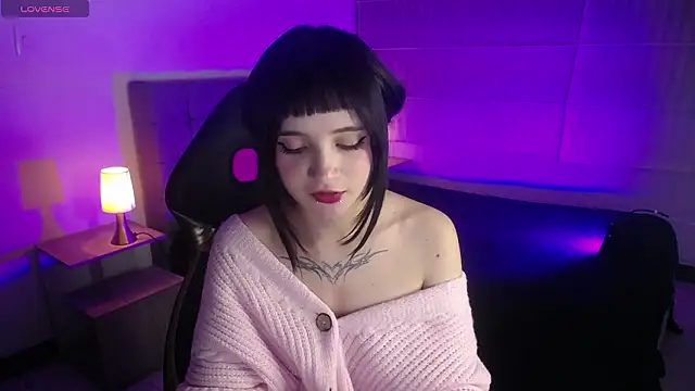 _Charlotte_Collins_'s cam snapshot