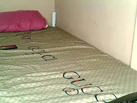 Cutenique's cam snapshot