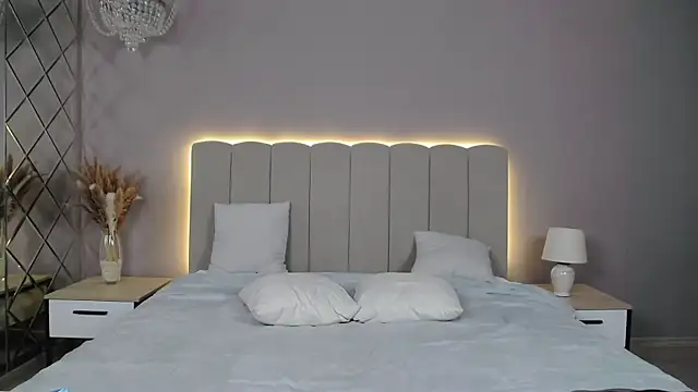 DianaMello live sex cam