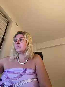 Amelia9798's cam snapshot