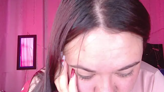 NikkiRous_'s cam snapshot