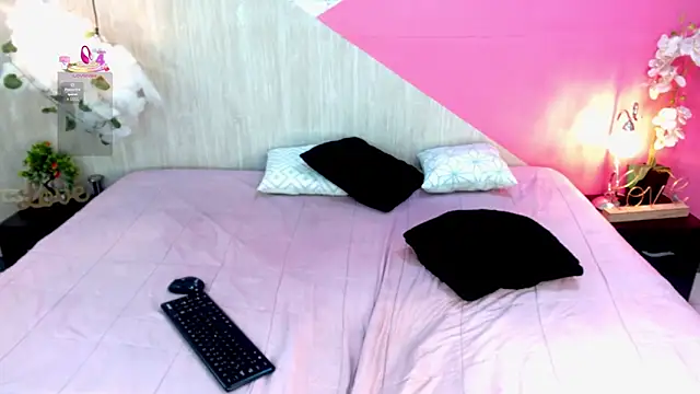 sophia_brunette_ live sex cam