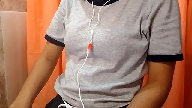 HeleneAly's cam snapshot