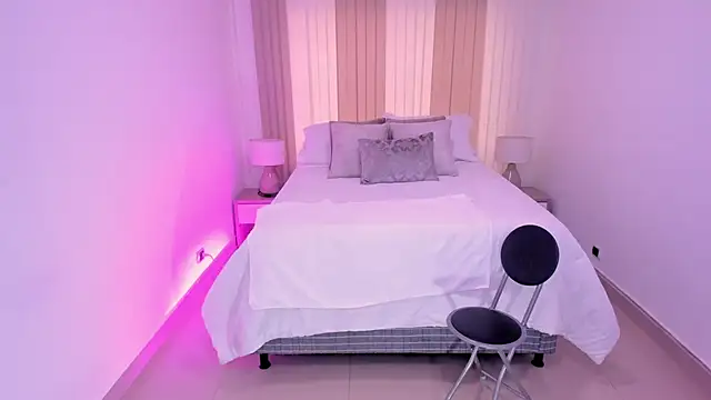 Leah_Grey live sex cam