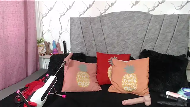 VIOLETTA-HOT's cam snapshot