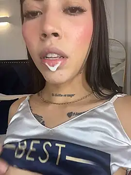 LatinaDollXXX's cam snapshot