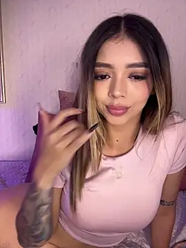 HoneyMollyX live sex cam