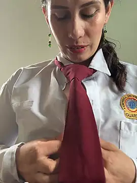 Alysson-- live sex cam