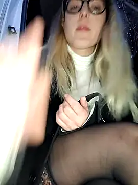 dolcehelena993 live sex cam