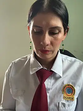 Alysson-- live sex cam