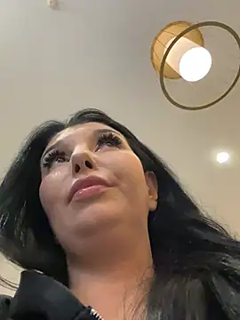 Tisha_Busty live sex cam