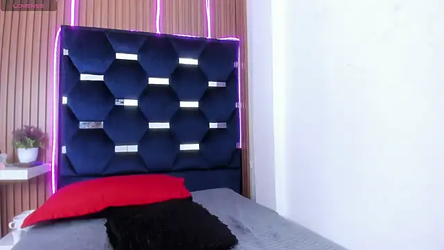 van_angel_'s cam snapshot