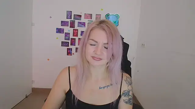 Madonna_Fire's cam snapshot