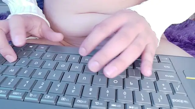 yvi_taylor's cam snapshot