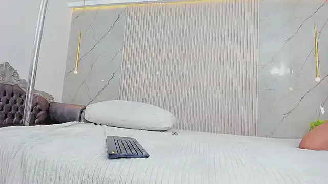 sally_rosses's cam snapshot