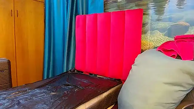 Lisa-001's cam snapshot