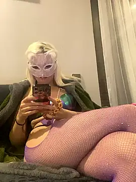 irinaaaa___cremaaa's cam snapshot