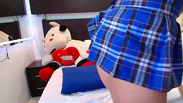 Violet_thompsonn's cam snapshot