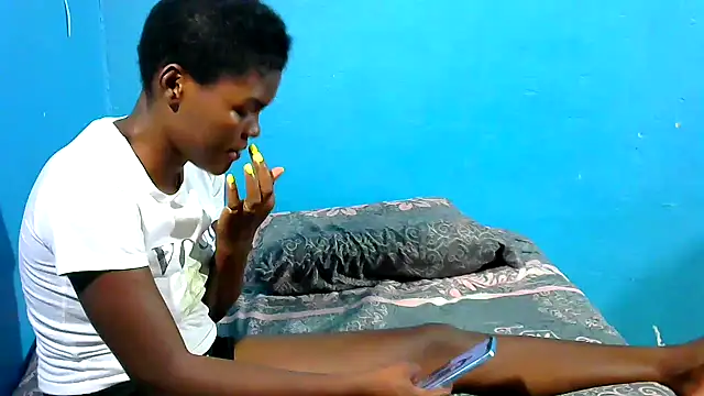 VirginPrincess06's cam snapshot