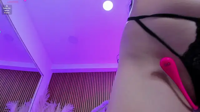 Violett_hott_'s cam snapshot