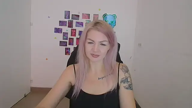 Madonna_Fire's cam snapshot