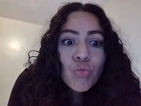 _Zhamira's cam snapshot