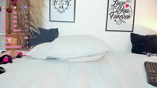 mia_lourence live sex cam