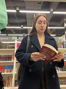 Holly_Play live sex cam