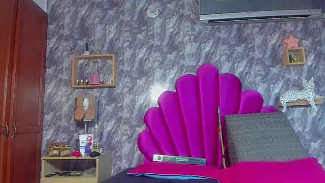 EMMAPARISS live sex cam