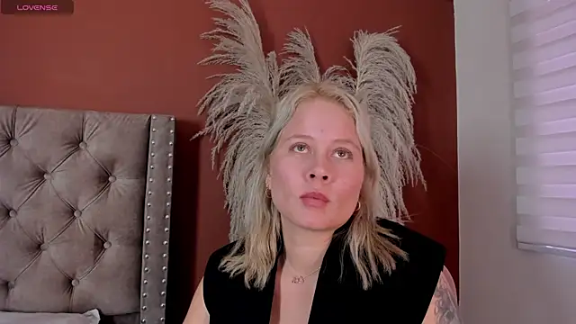 stefanny_ruiz_ live sex cam