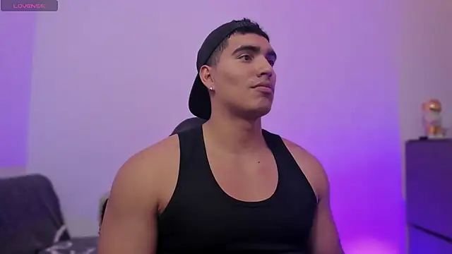 JamesGraay live sex cam