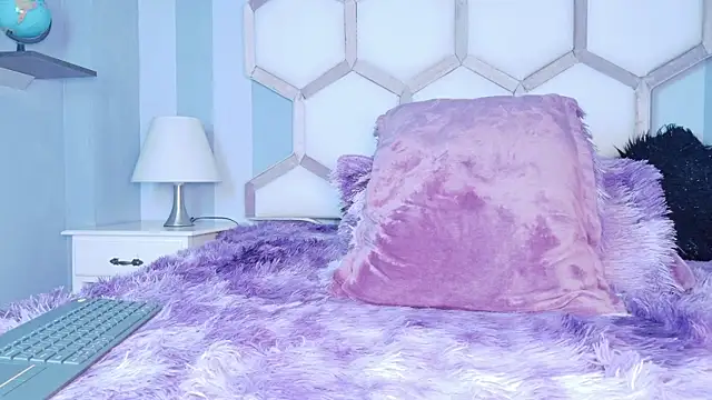 yvi_taylor's cam snapshot