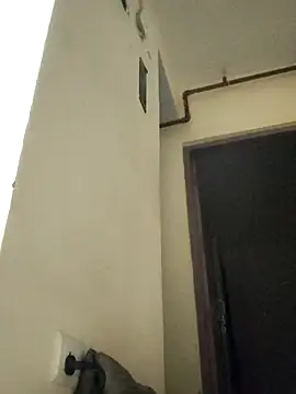 love_bitessss's cam snapshot