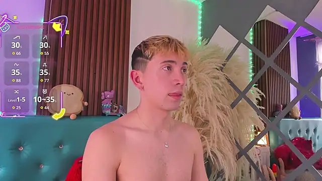 Naughty__Chriss live sex cam